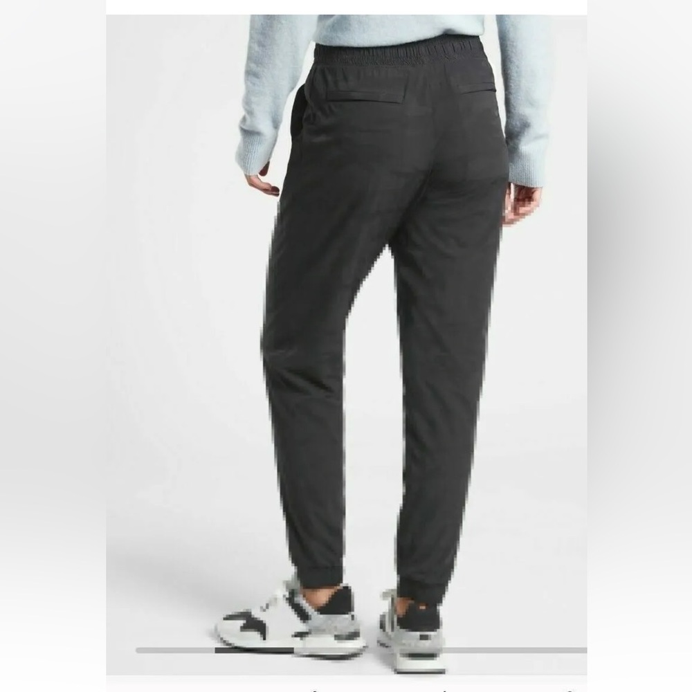 Athleta Black Lined Brooklyn Textured Camo Jogger Travel Pant #631615. Size 8 - Picture 3 of 8
